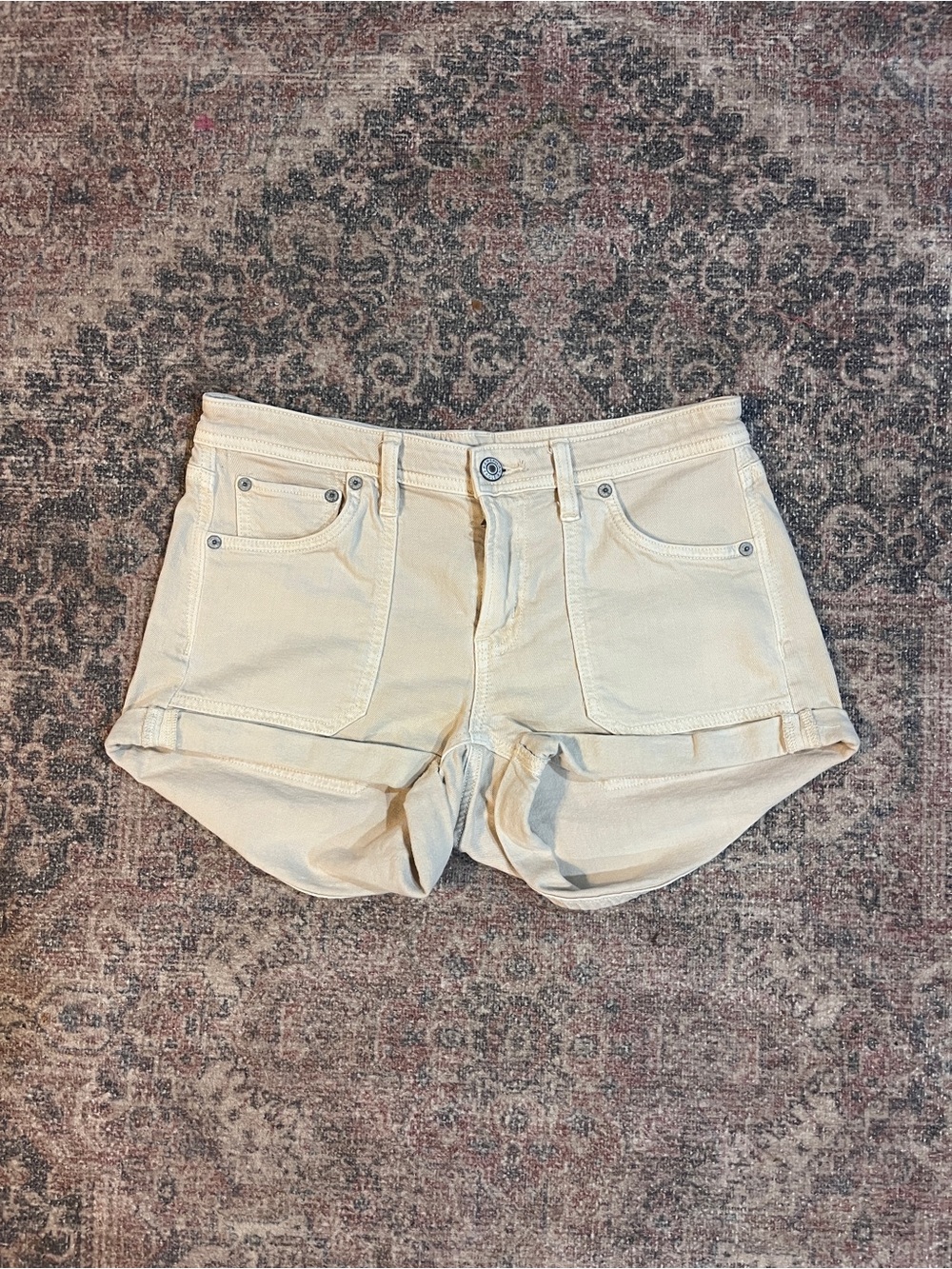 Women’s American Eagle Size 2 Easy Shortie Cream Colored Shorts